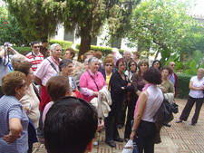 MEDIO CENTENAR DE VECINOS DISFRUTARON DEL VIAJE CULTURAL A SEVILLA ORGANIZADO DENTRO DEL PROGRAMA “ROTA CON EL BARROCO” 