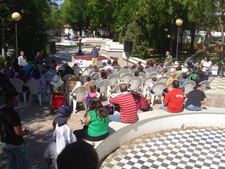 EL CICLO DE CUENTACUENTOS CONSIGUIÓ CONGREGAR A MULTITUD DE NIÑOS EN DISTINTAS PLAZAS Y BARRIADAS DE LA CIUDAD